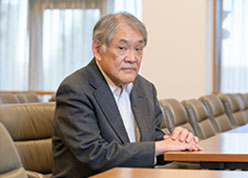 (日本語) 植田 浩史 写真